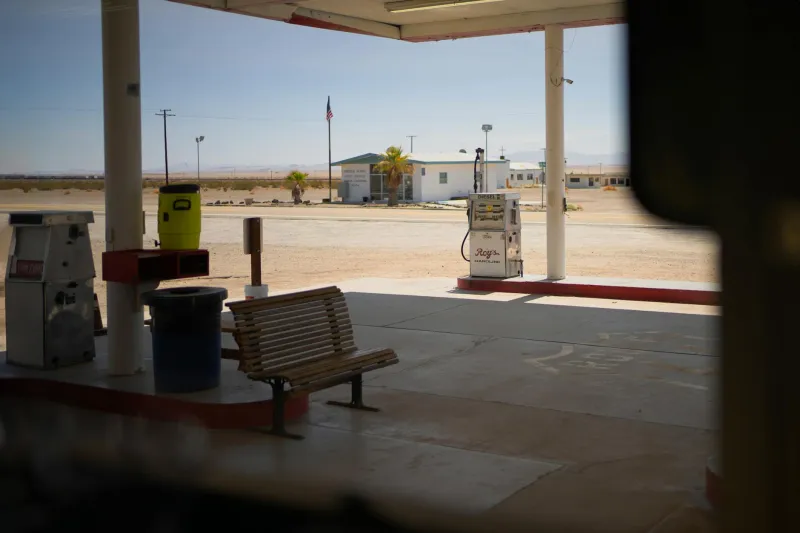 Desert Stop That Shouldn't Exist: Why Hundreds Remember the Same Impossible Gas Station